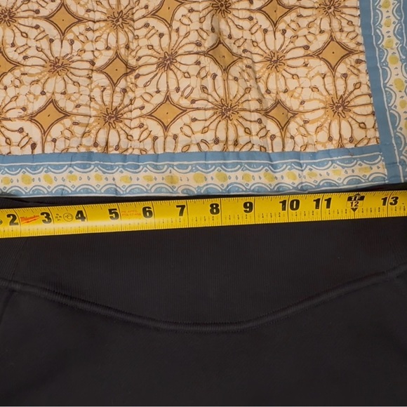 Women’s Lululemon blk cotton skirt, med, used but in great condition. - Picture 4 of 9